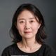 情感内容创作者陈晓雯的头像照片，温柔亲切的中年女性形象，专注于青少年成长与家庭情感研究